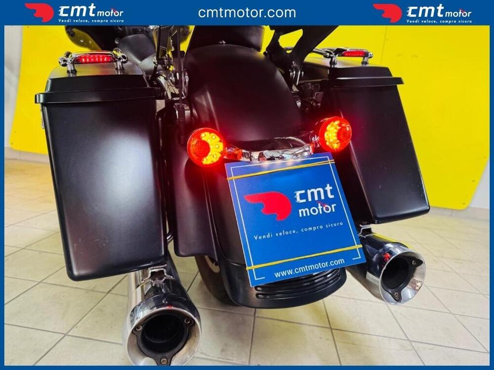 Harley-Davidson 1690 Street Glide (2011 - 13) - FLHX (9)