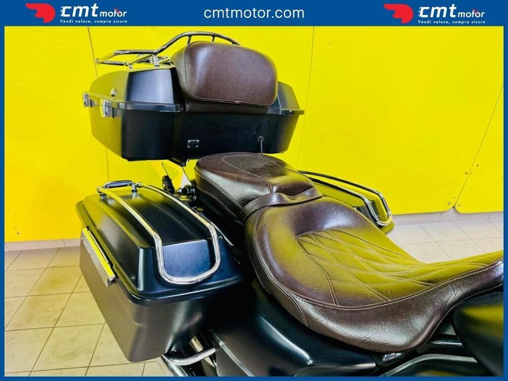 Harley-Davidson 1690 Street Glide (2011 - 13) - FLHX (11)