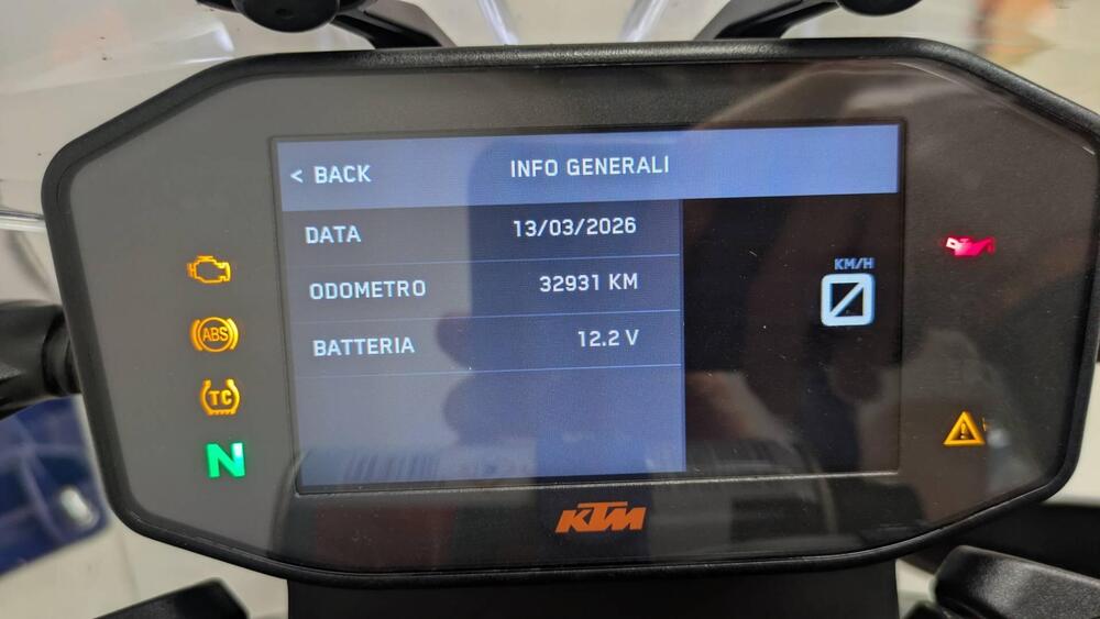 KTM 890 Duke R (2021) (5)