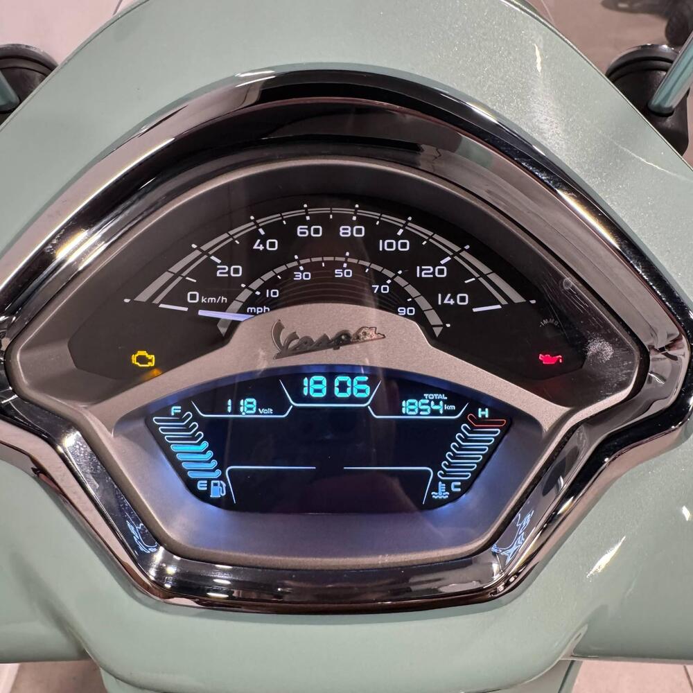 Vespa GTS 300 (2023 - 24) (4)