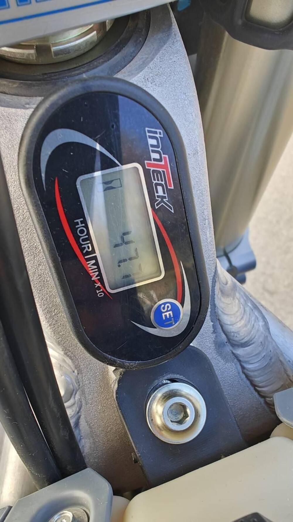 Tm Moto EN 125 ES Fi 2T (2025) (5)