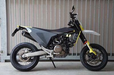 Husqvarna 701 Supermoto (2023 - 25) usata