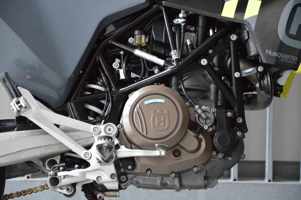 Husqvarna 701 Supermoto (2023 - 25) (3)