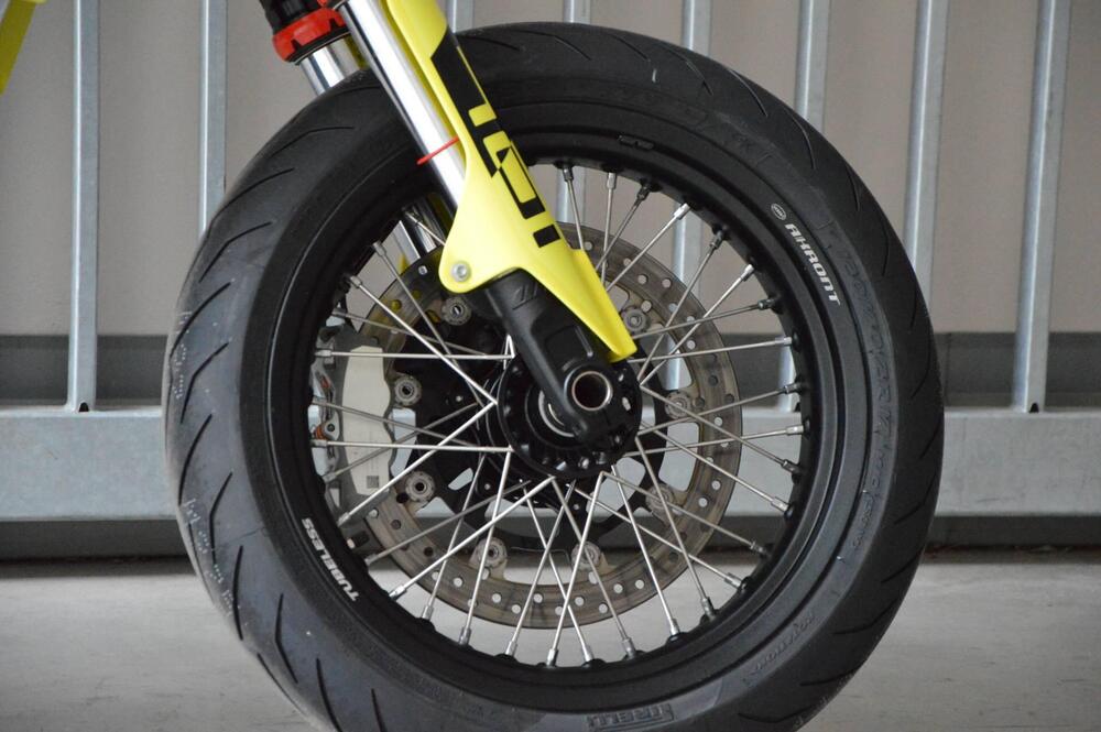 Husqvarna 701 Supermoto (2023 - 25) (4)