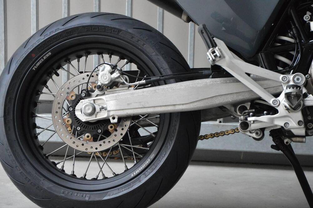 Husqvarna 701 Supermoto (2023 - 25) (5)