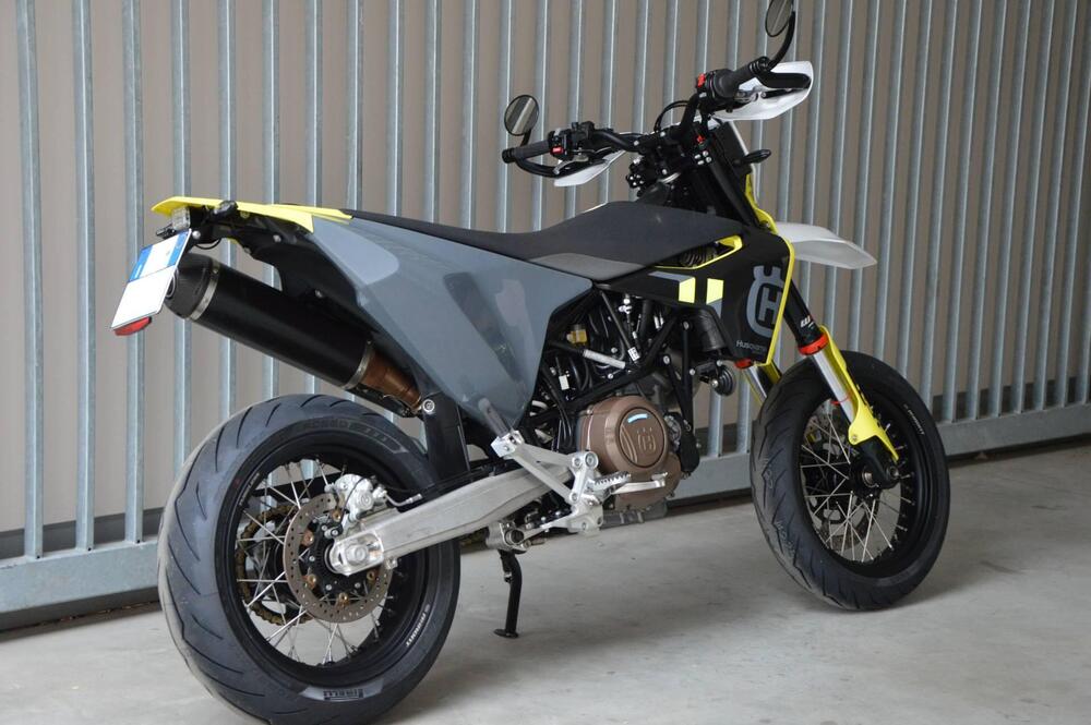 Husqvarna 701 Supermoto (2023 - 25) (6)