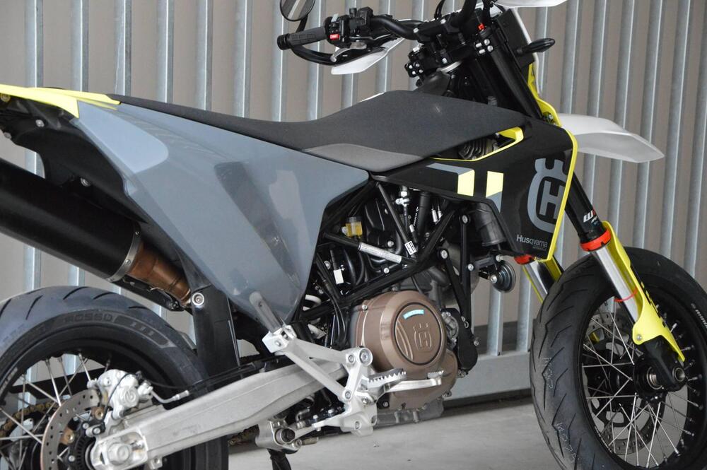 Husqvarna 701 Supermoto (2023 - 25) (7)