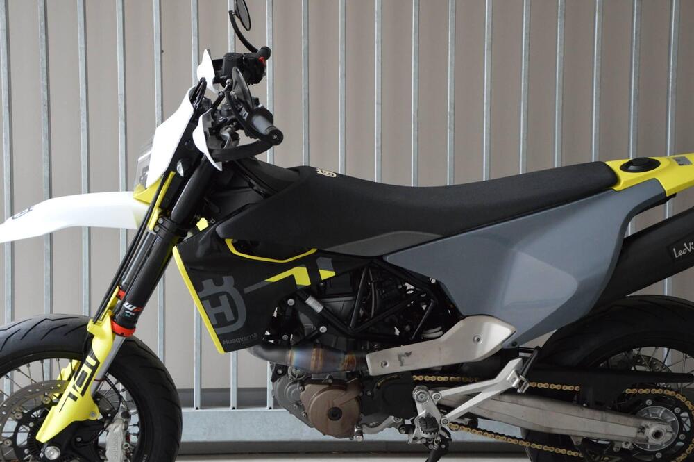 Husqvarna 701 Supermoto (2023 - 25) (9)
