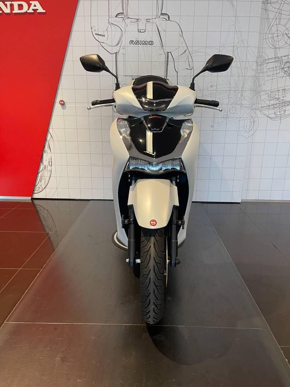 Honda SH 125i Sport (2022 - 23) (4)