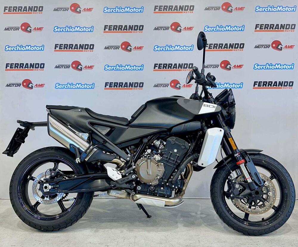 Husqvarna Svartpilen 801 (2024 - 26)