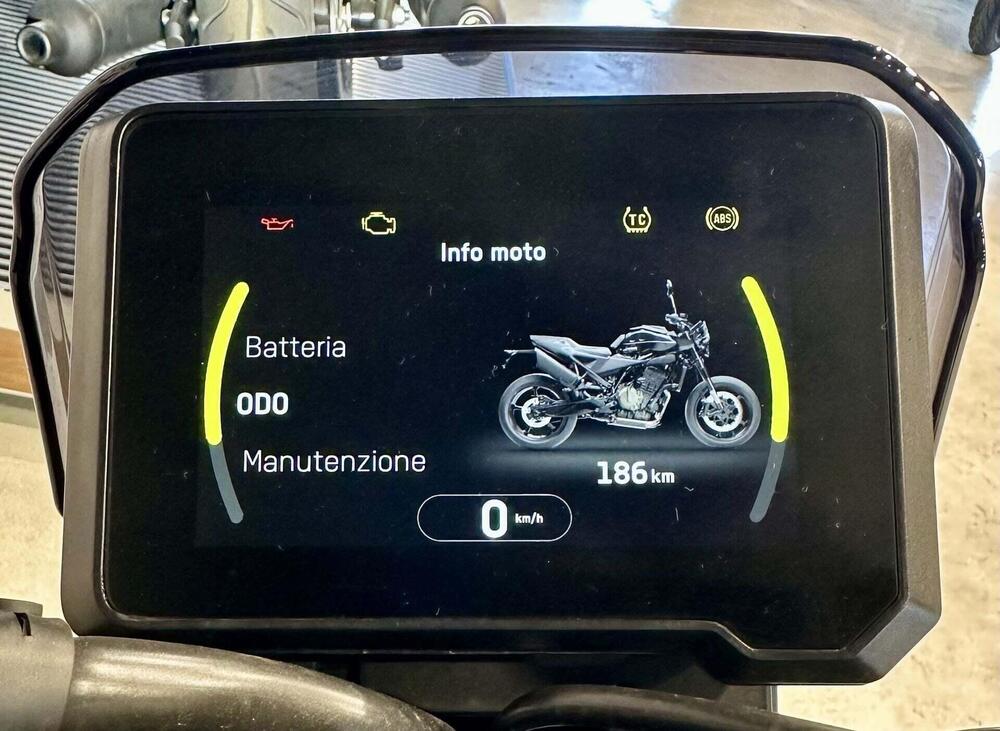 Husqvarna Svartpilen 801 (2024 - 26) (4)