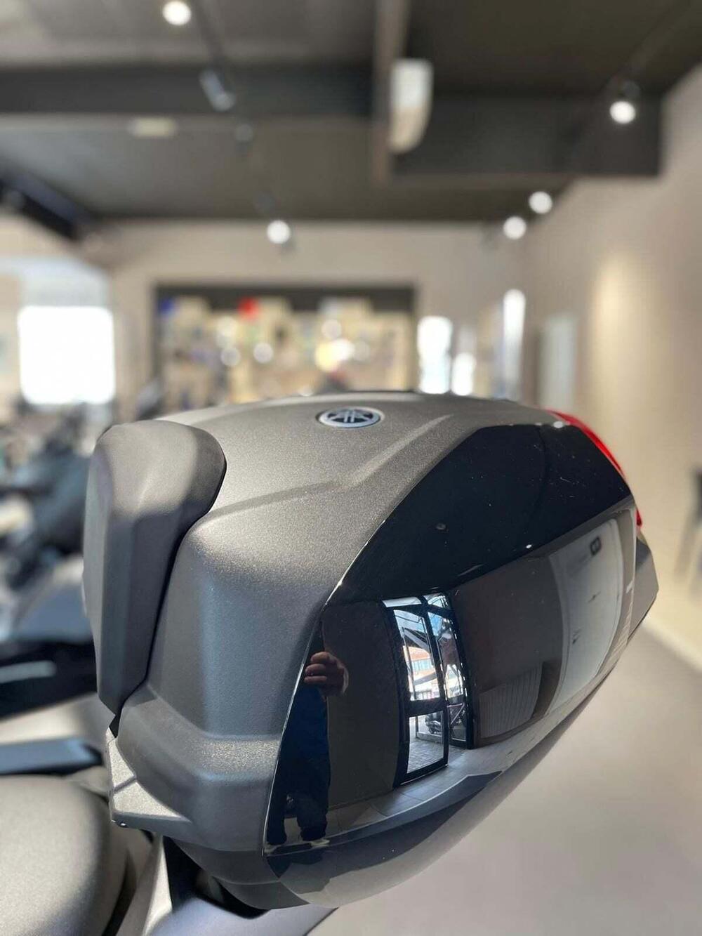 Yamaha T-Max 560 Tech Max (2025 - 26) (4)