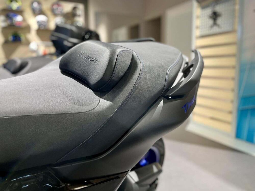 Yamaha T-Max 560 (2025 - 26) (4)