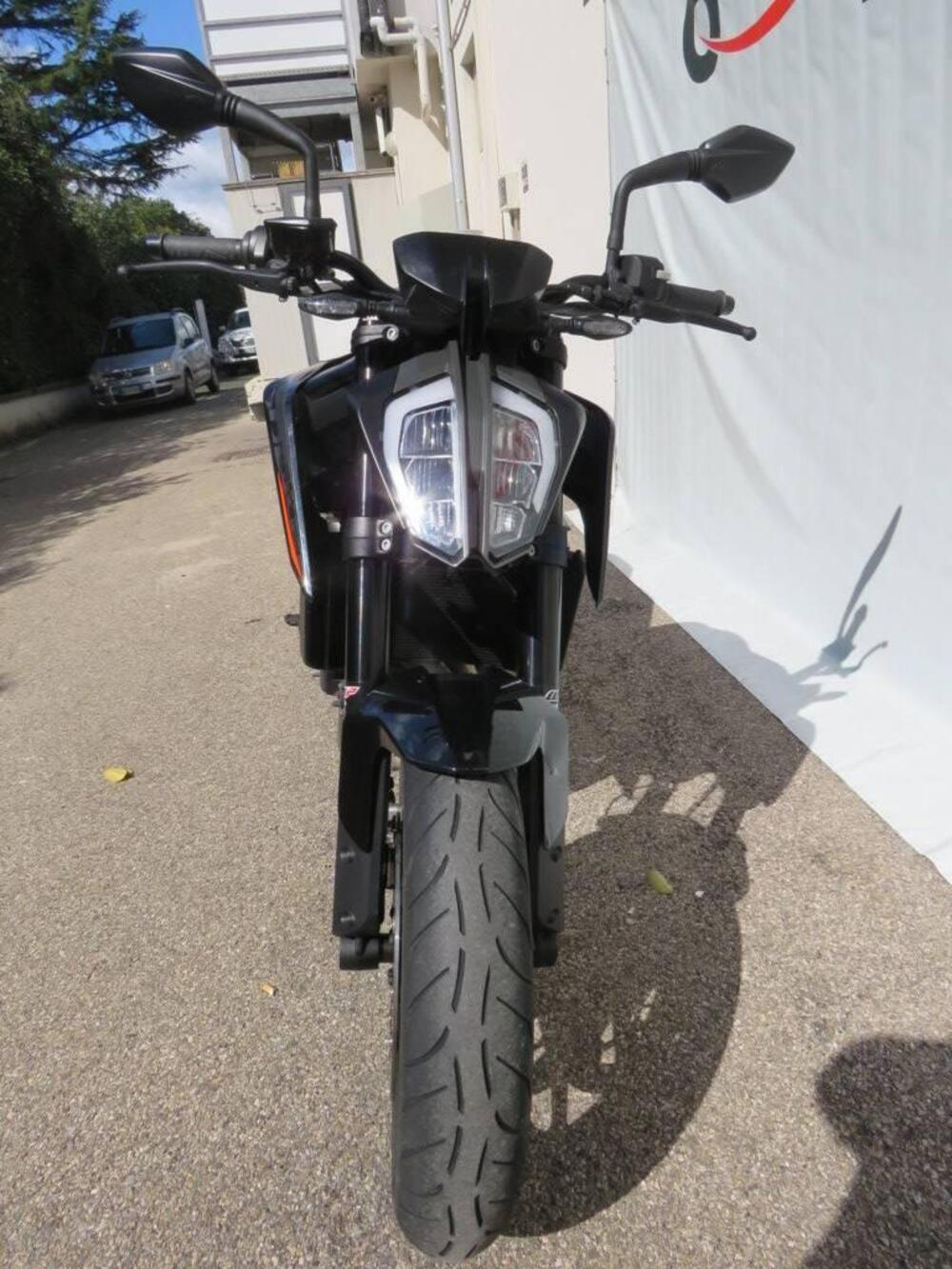 KTM 890 Duke L (2021) (7)