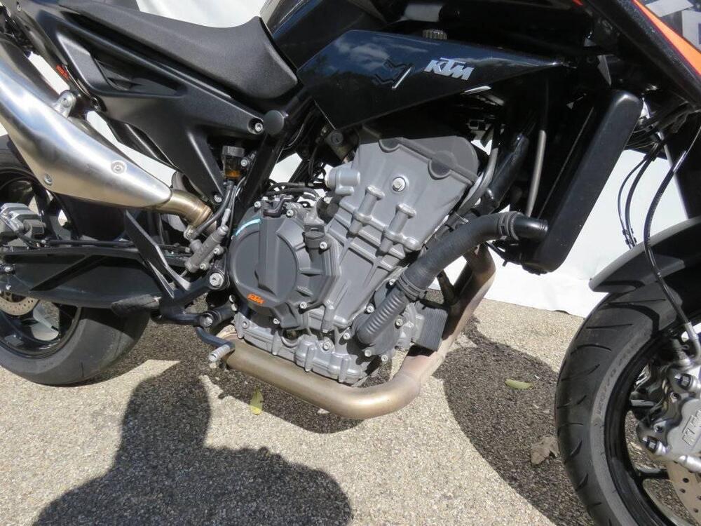 KTM 890 Duke L (2021) (9)