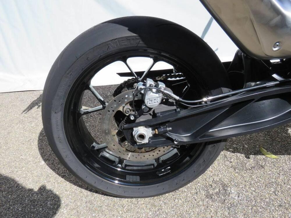 KTM 890 Duke L (2021) (10)