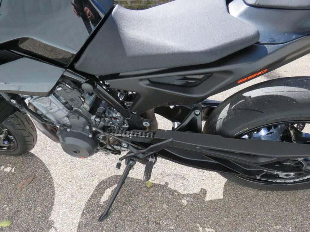 KTM 890 Duke L (2021) (12)