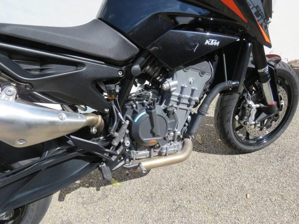 KTM 890 Duke L (2021) (16)