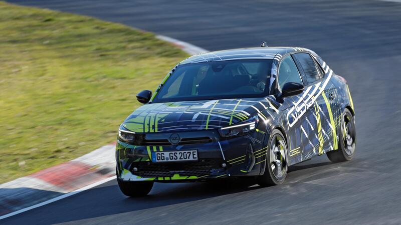 Opel Corsa GSE elettrica: avvistata al N&uuml;rburgring la nuova sportiva da oltre 280 CV