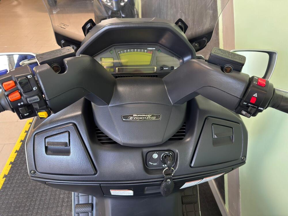 Suzuki Burgman AN 650 Executive (2004 - 06) (7)
