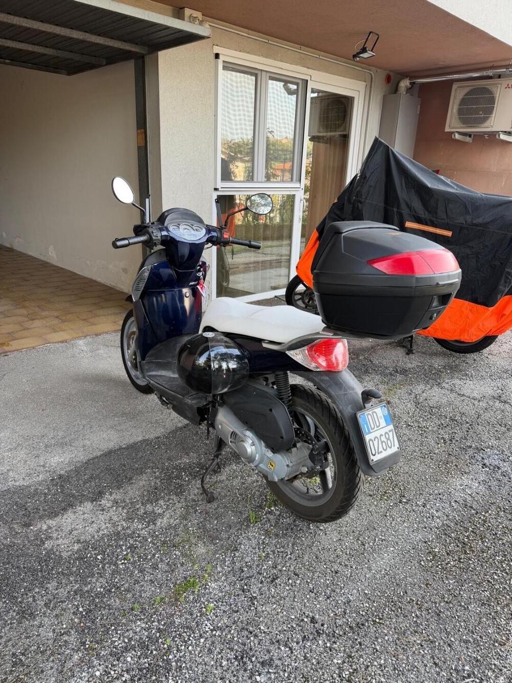 Aprilia Scarabeo 125 (2007 - 12) (2)