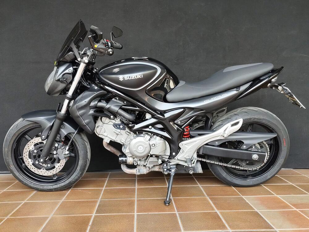 Suzuki Gladius 650 SFV (2009 - 15) (2)
