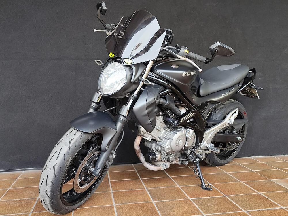 Suzuki Gladius 650 SFV (2009 - 15) (6)