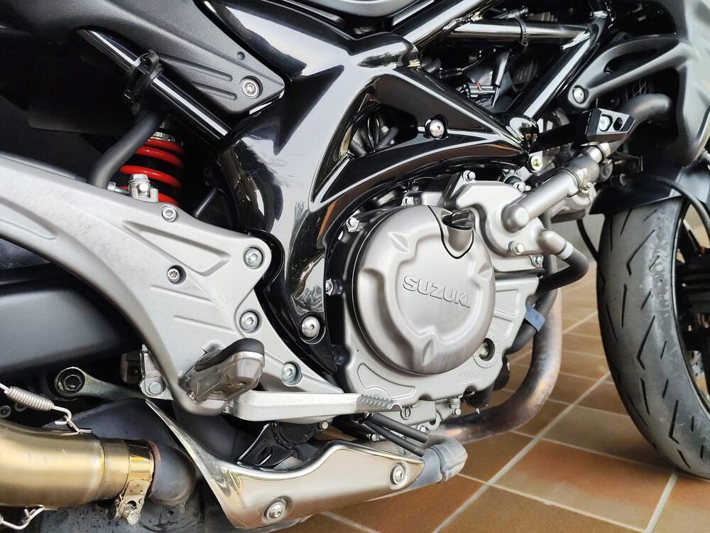 Suzuki Gladius 650 SFV (2009 - 15) (19)