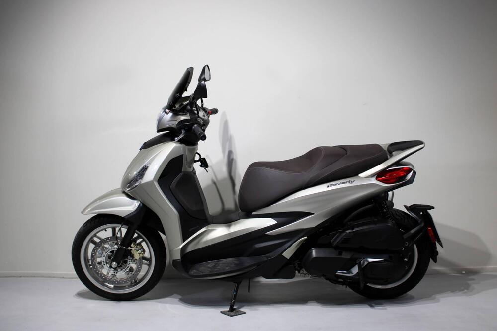 Piaggio Beverly 400 ABS-ASR (2021 - 24) (4)