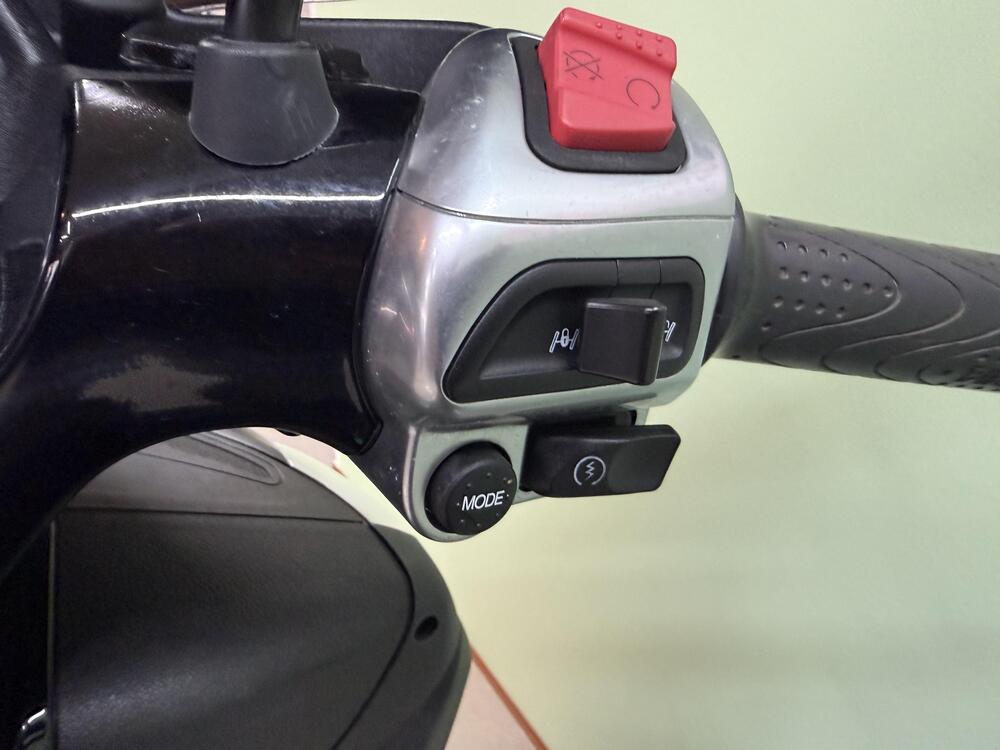 Piaggio Mp3 300 ie Yourban ERL/LT (2011 - 16) (13)