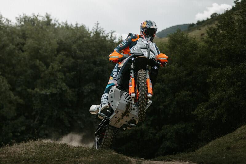 Ecco la 890 Rally 2026: solo 700 esemplari per la KTM pi&ugrave; estrema della gamma Adventure