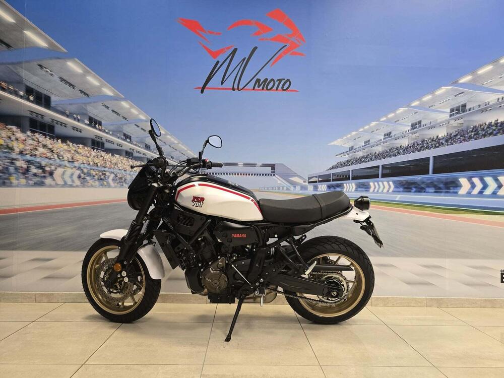 Yamaha XSR 700 XTribute (2022 - 24) (3)