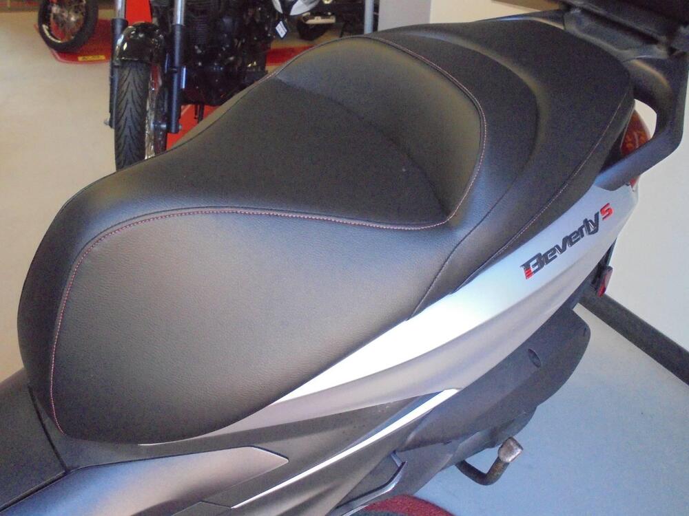 Piaggio Beverly 300 S ABS-ASR (2021 - 25) (7)