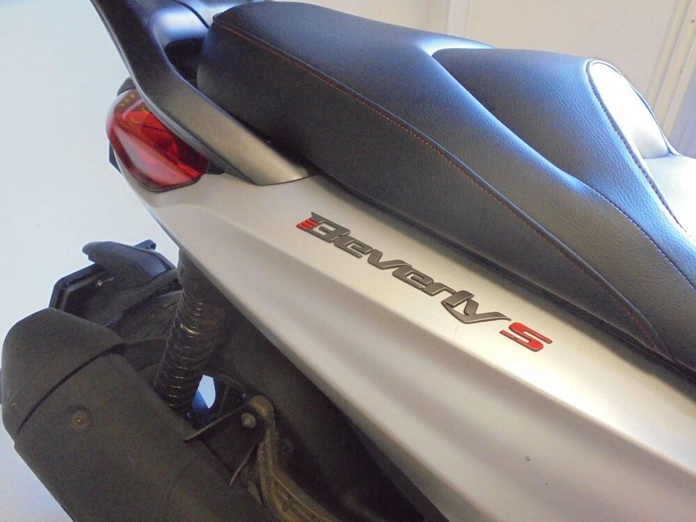 Piaggio Beverly 300 S ABS-ASR (2021 - 25) (8)