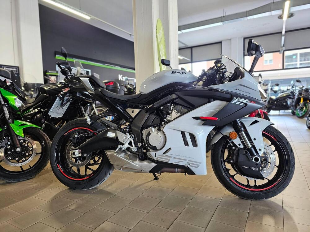 CFMOTO 675SR-R (2025 - 26) (3)