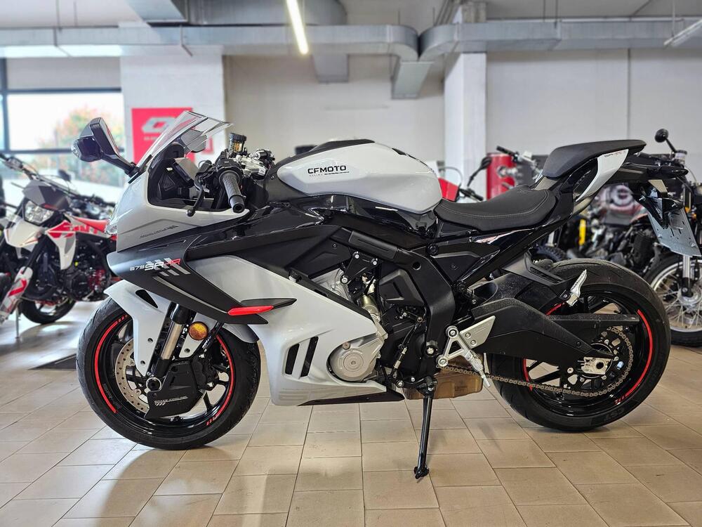 CFMOTO 675SR-R (2025 - 26) (4)