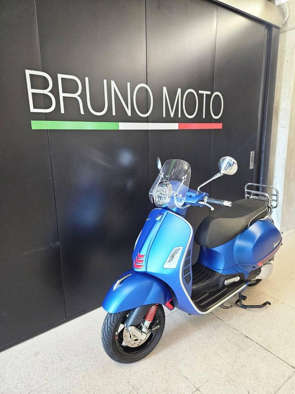 Vespa GTS 300 Super (2017 - 18) (2)