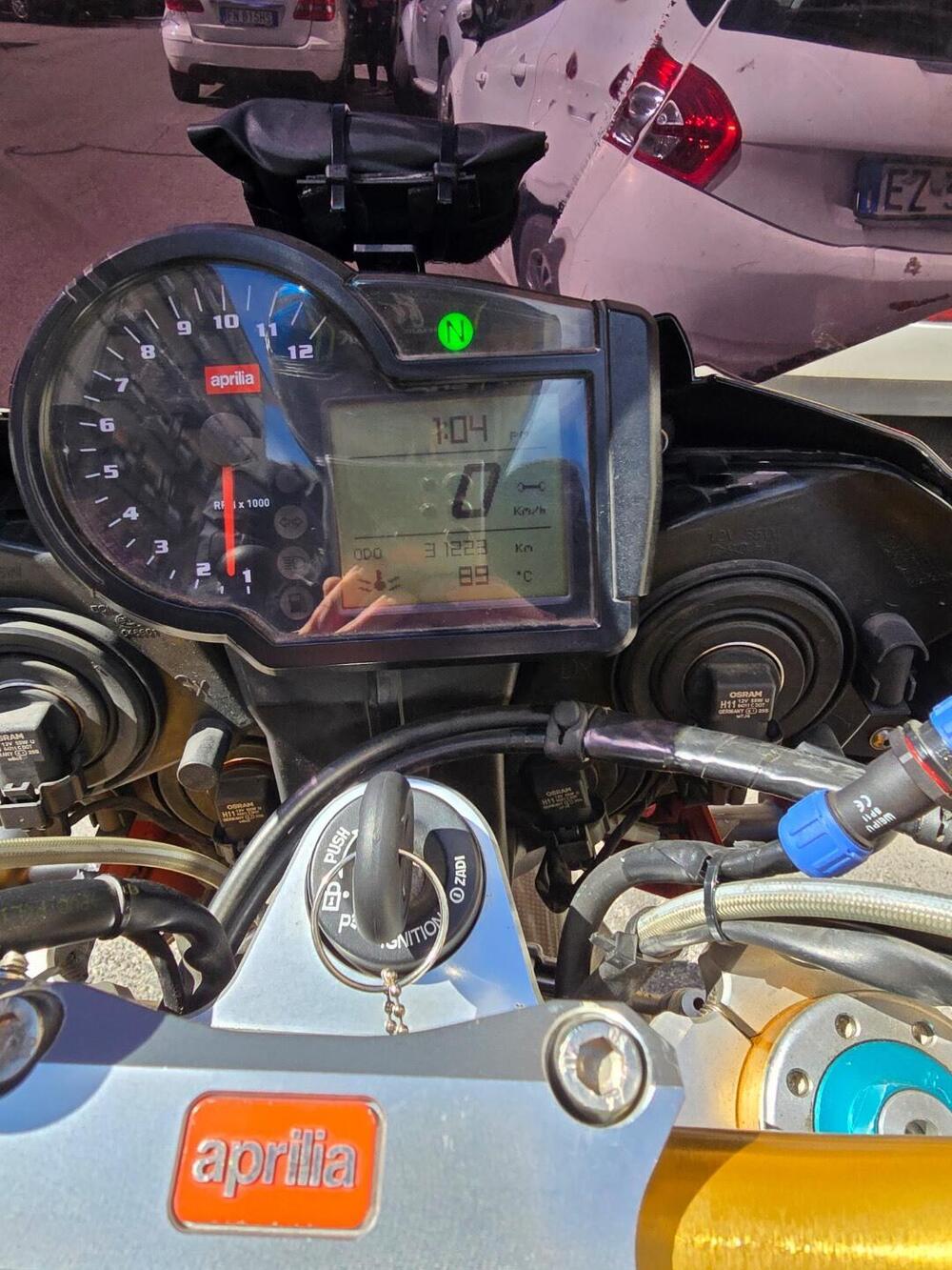 Aprilia Tuono 1000 R Factory (2006 - 11) (5)