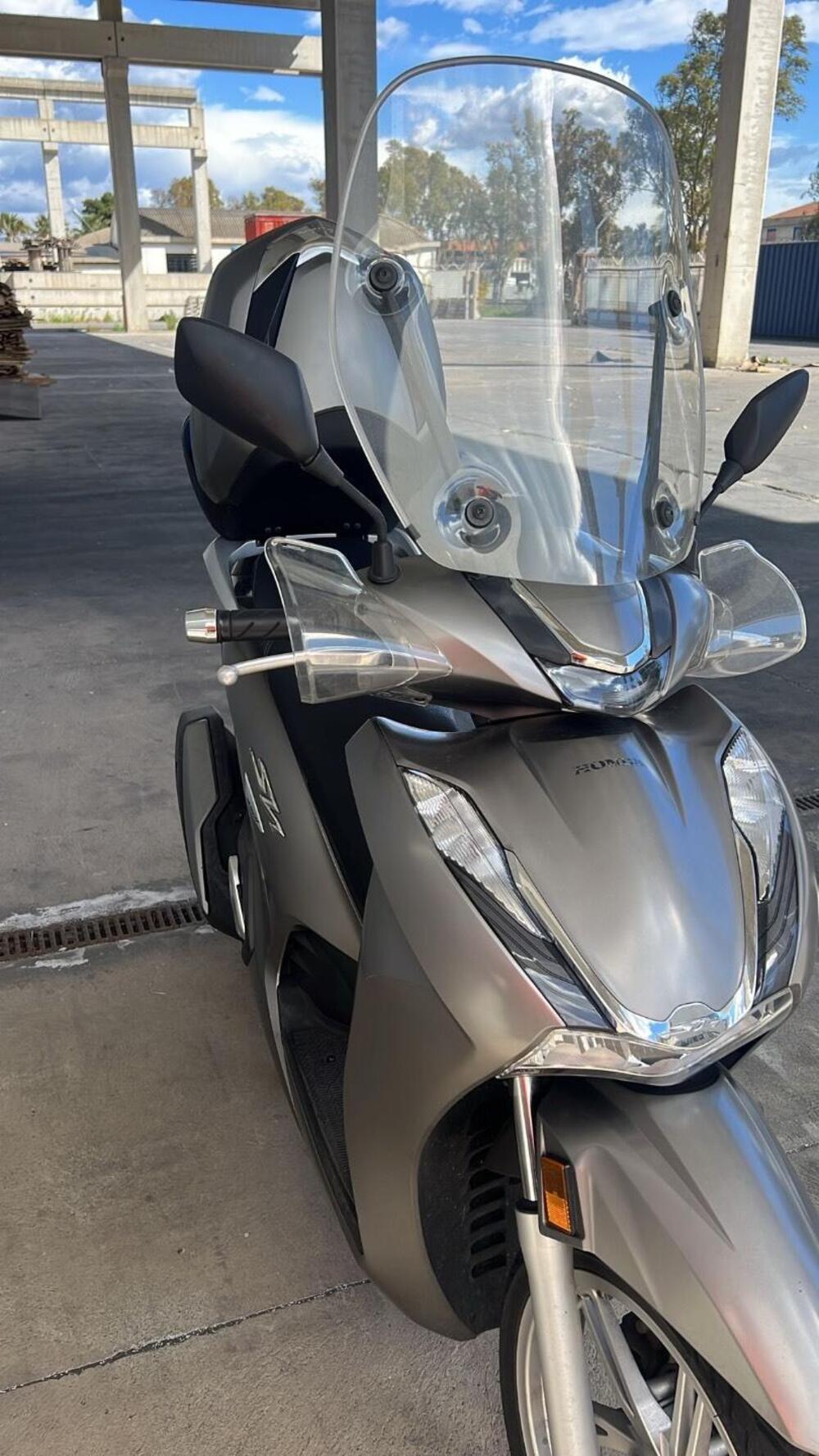 Honda SH 350 (2021 - 24) (2)