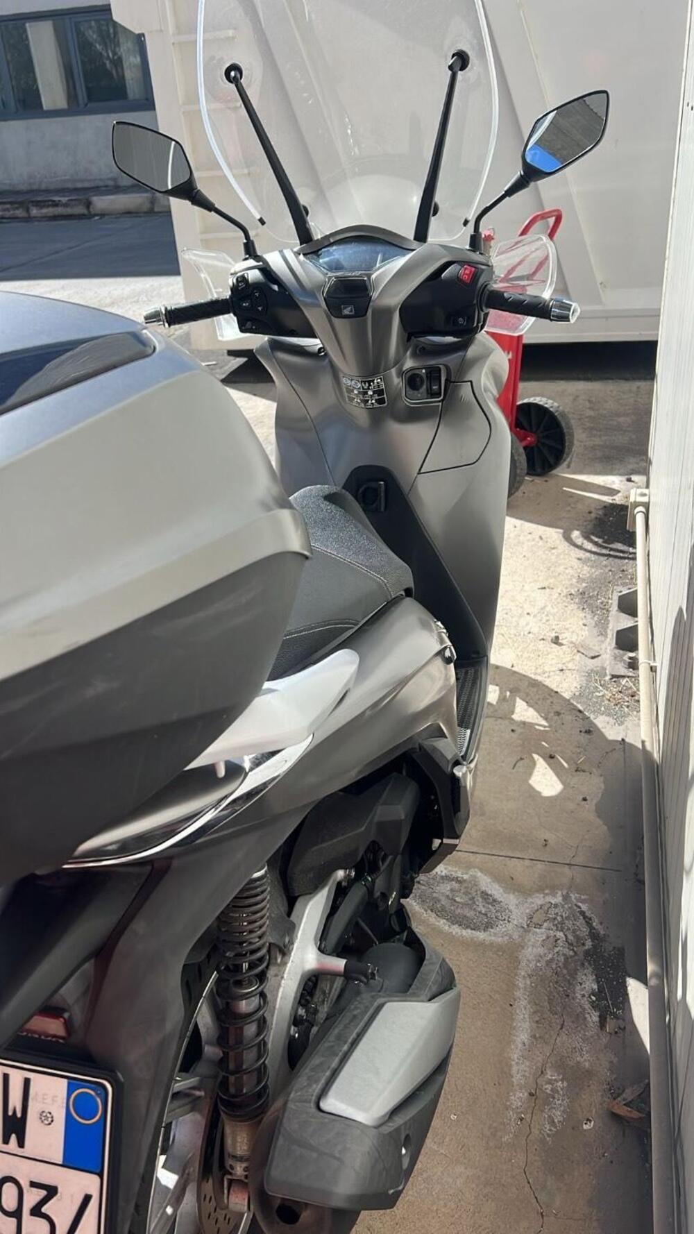 Honda SH 350 (2021 - 24) (4)