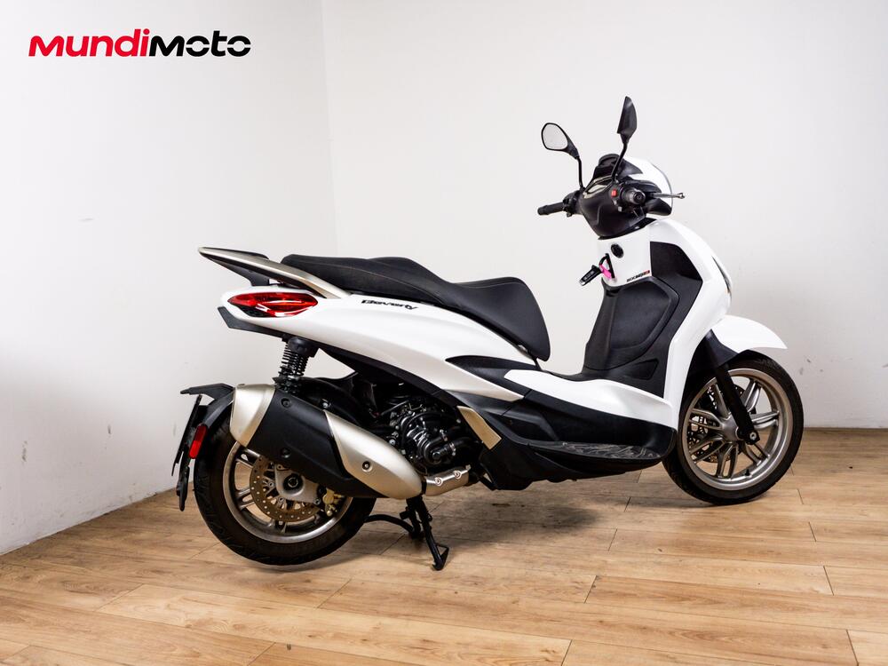 Piaggio Beverly 300 Hpe (2021) (3)