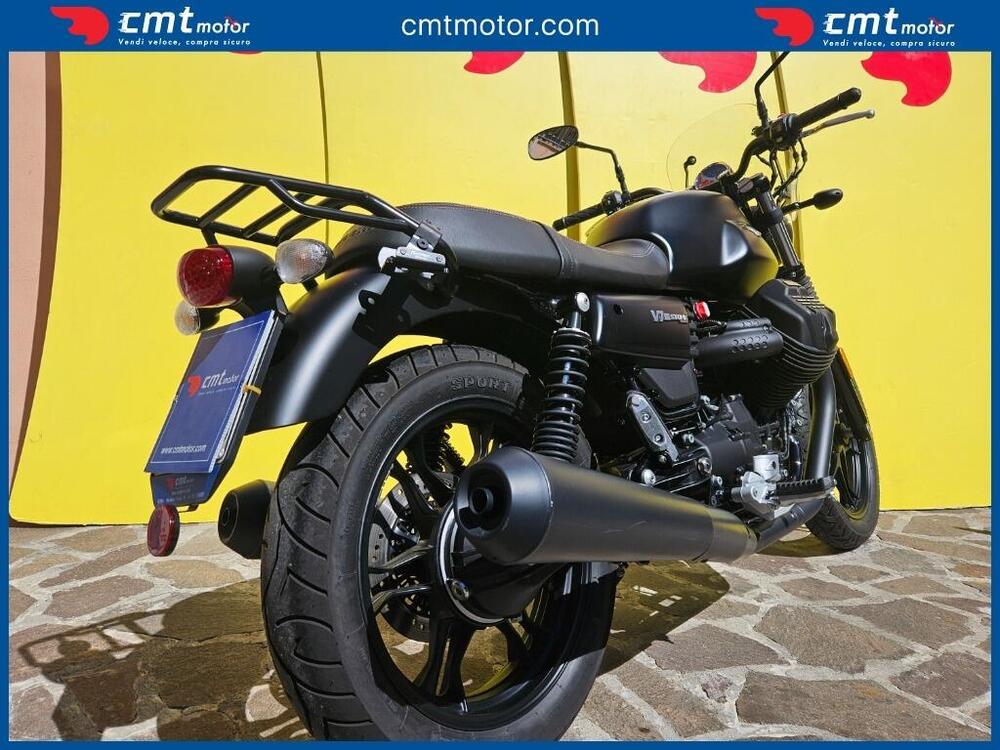 Moto Guzzi V7 III Stone (2017 - 20) (4)
