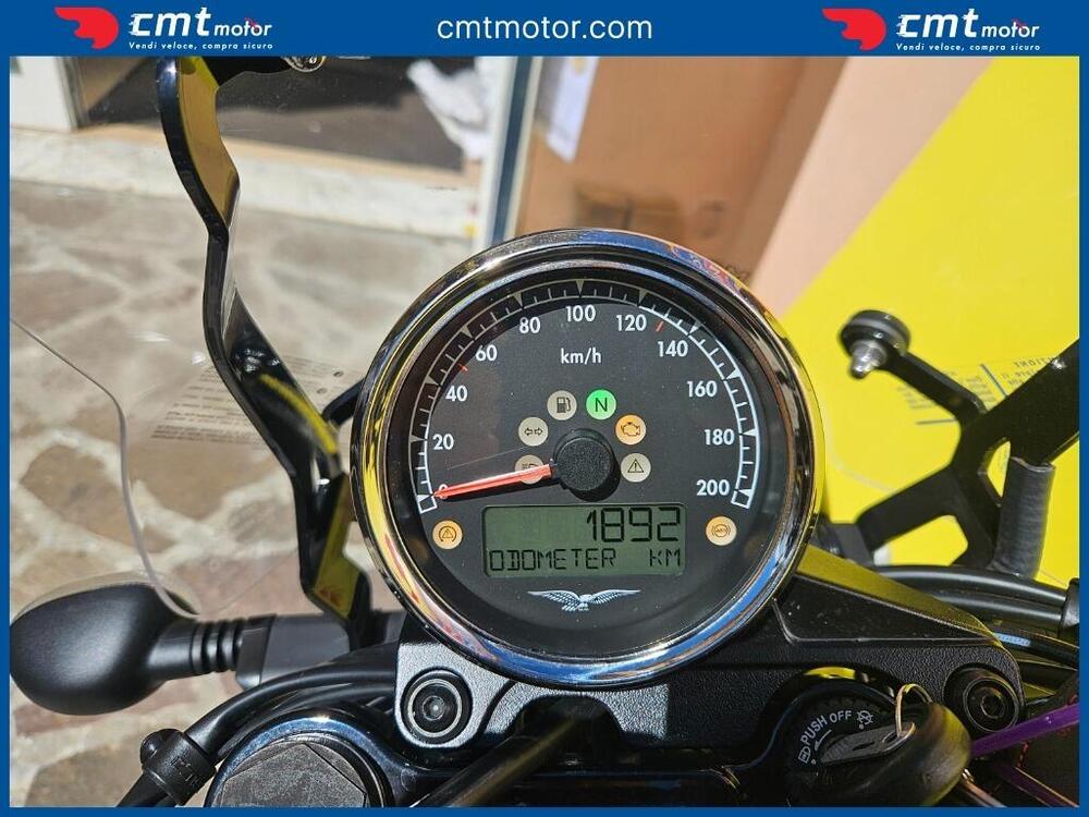 Moto Guzzi V7 III Stone (2017 - 20) (5)