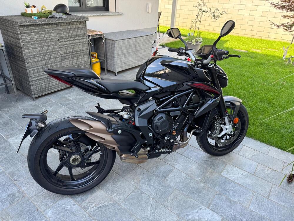 MV Agusta Brutale 800 R (2023 - 25) (4)