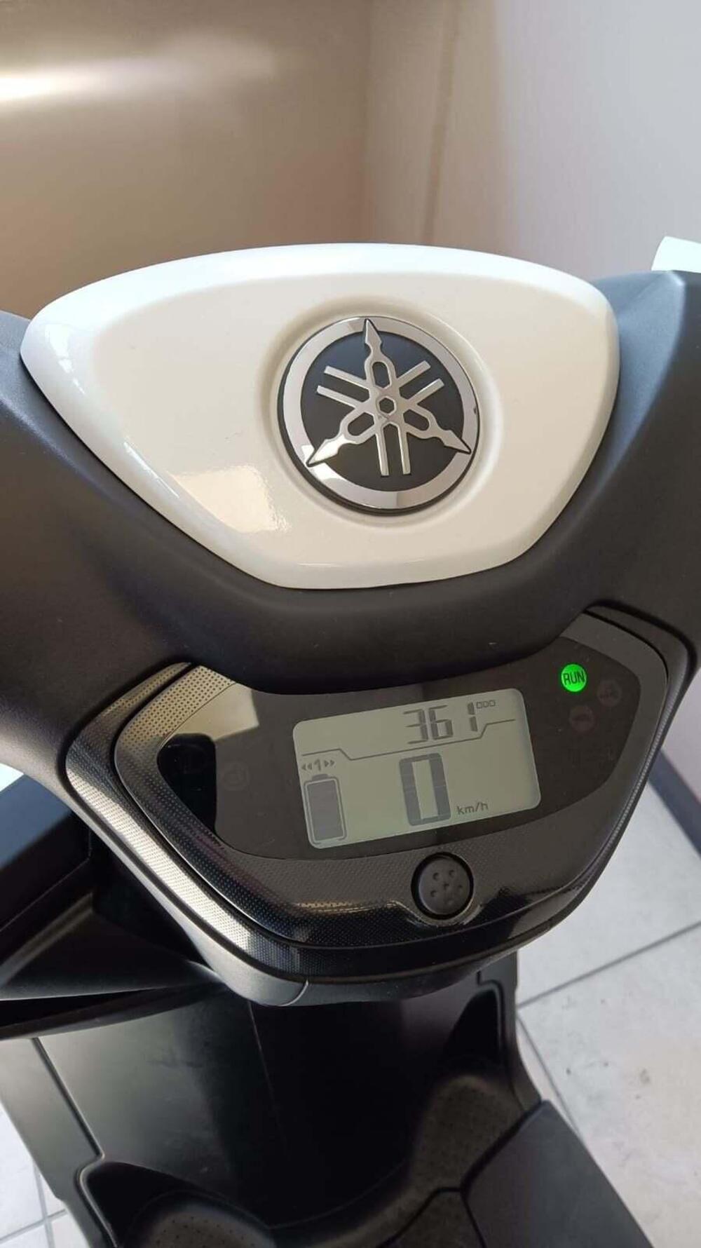 Yamaha Neo's L1e (2022 - 26) (2)