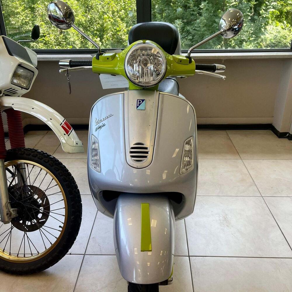 Vespa Granturismo 200 L (3)