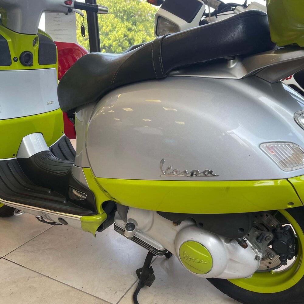 Vespa Granturismo 200 L (6)