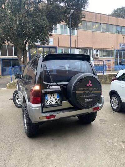 Mitsubishi Pajero 3.2 16V DI-D 3p. GLX del 2003 usata a Bologna