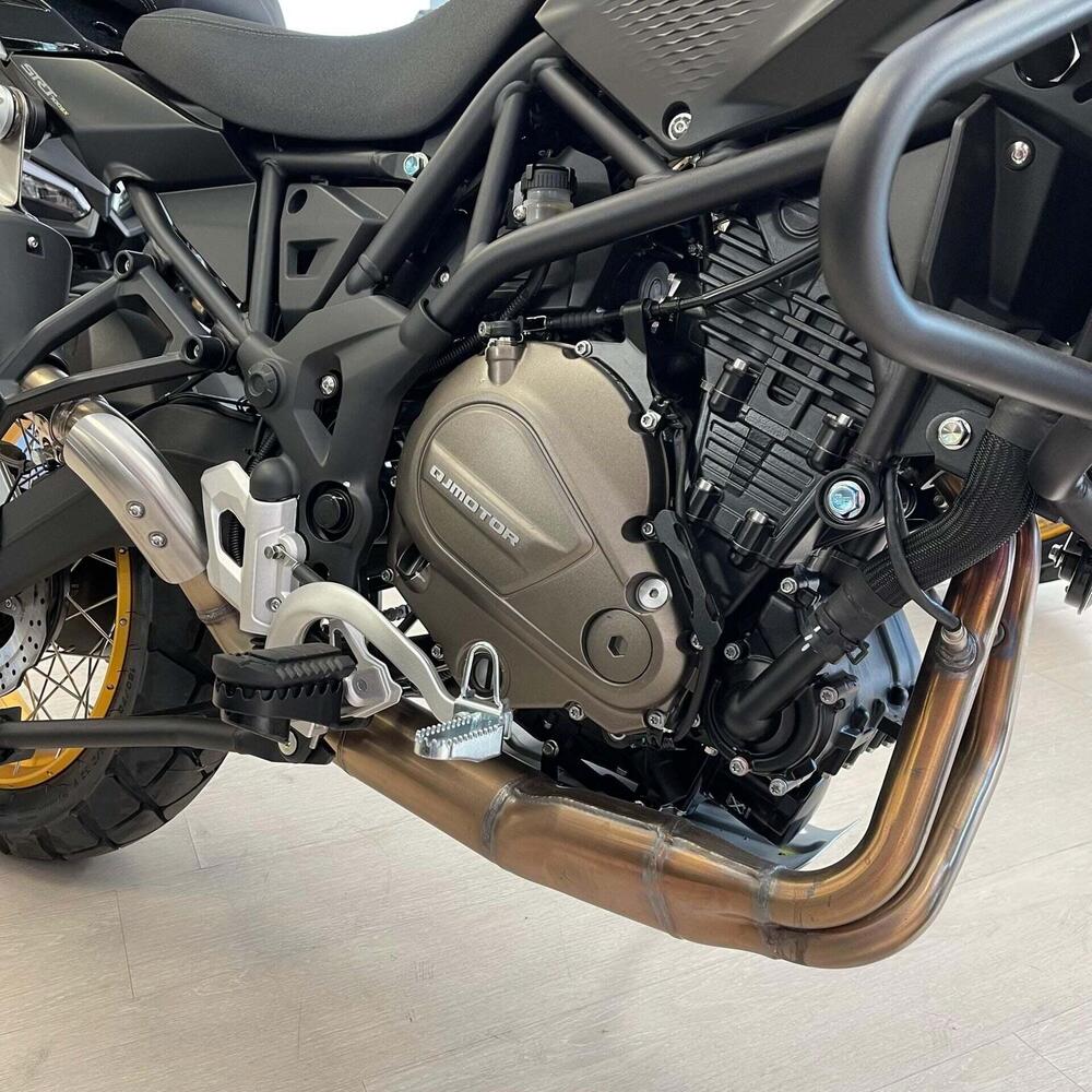 QJ Motor SRT 700 SX (2025 - 26) (9)