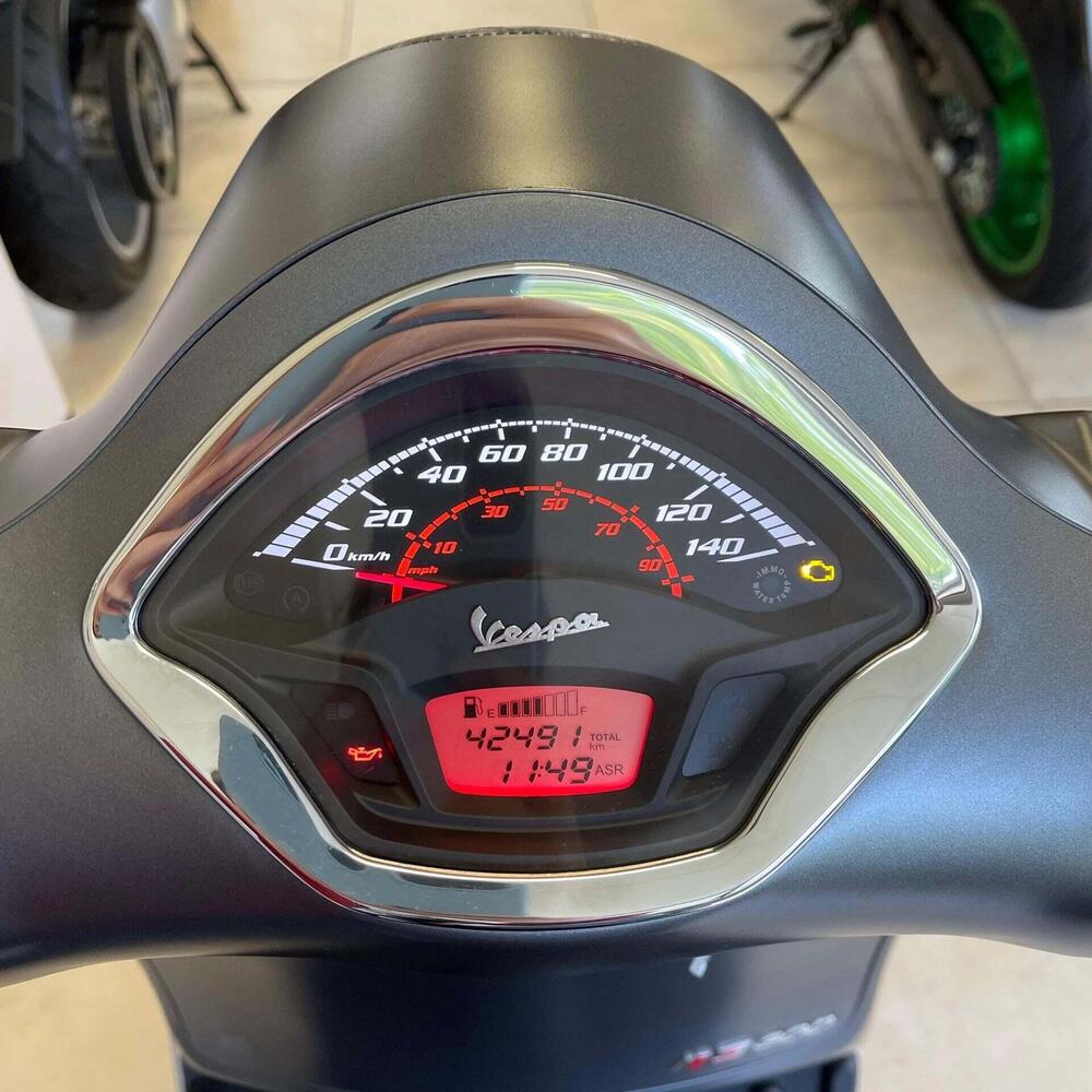 Vespa GTS 300 Super (2017 - 18) (2)